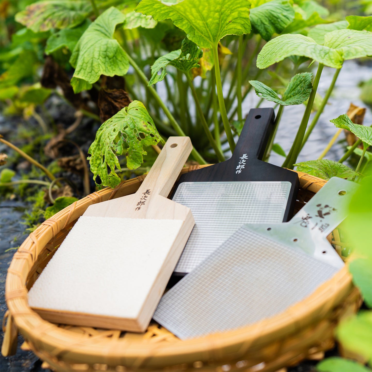 Chojiro's Oninami model (walnut/ebony)