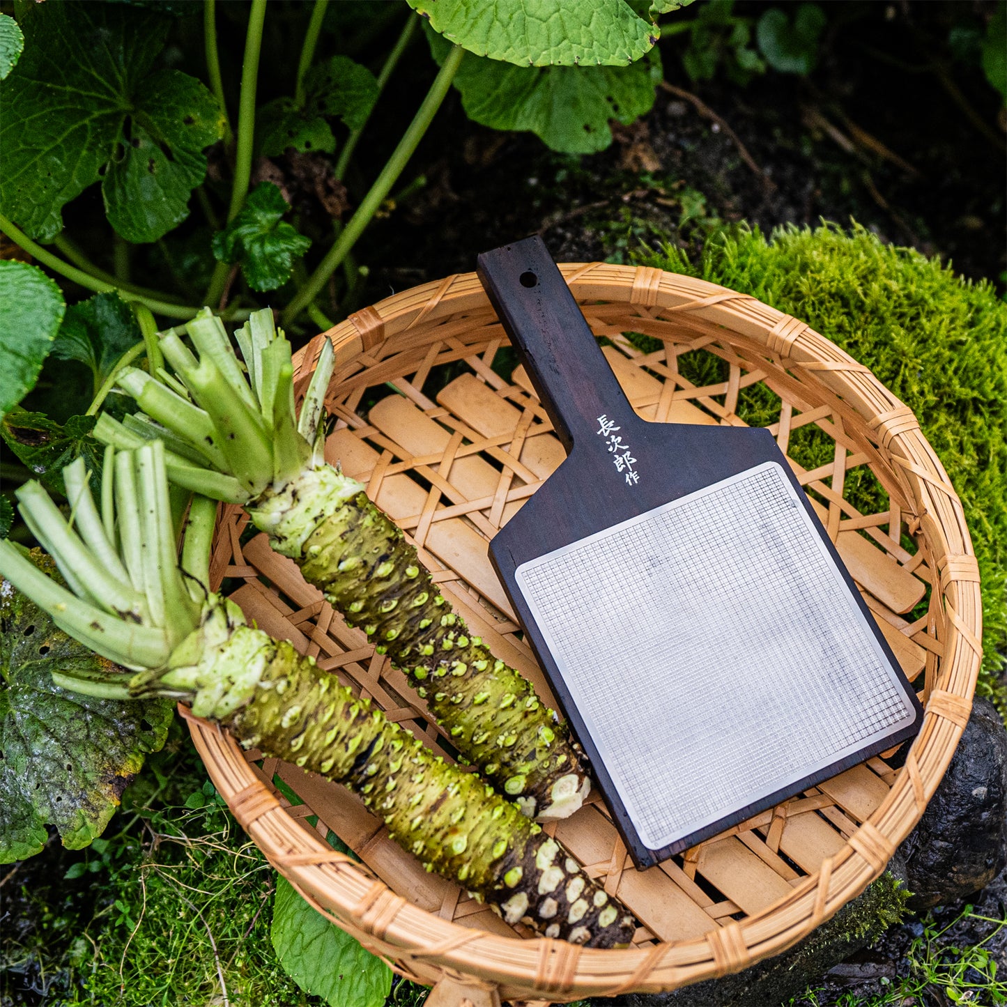 Chojiro's Oninami model (walnut/ebony)