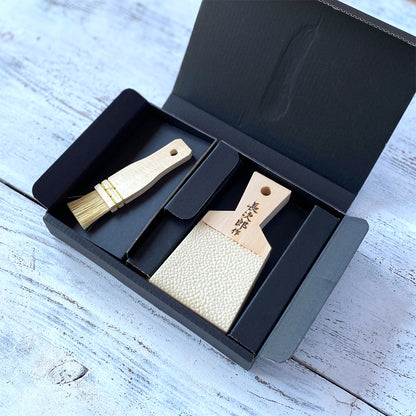 鮫皮おろし 本鮫 わさび用｜わさびおろし 職人仕上げ 長次郎 中 ＆ 刷毛セット ギフトボックス 日本製